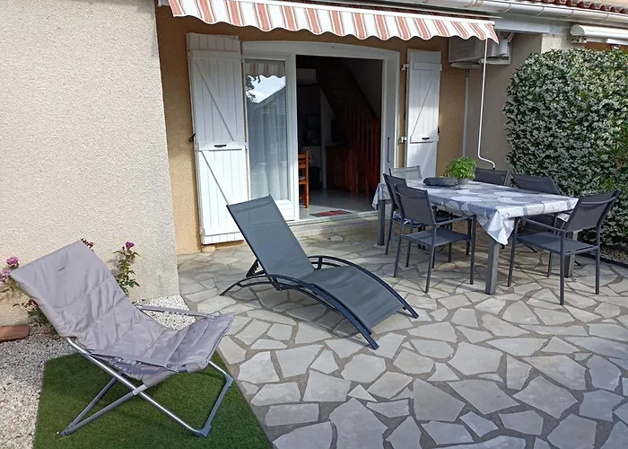 Apartment 6 Pers Climatisee Avec Terrasse Et Parking Prive - V0270
